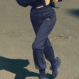 NWT Alo Accolade Sweatpant - Navy XXS